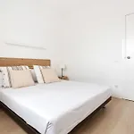 Flateli Calabria Apartment Barcelona